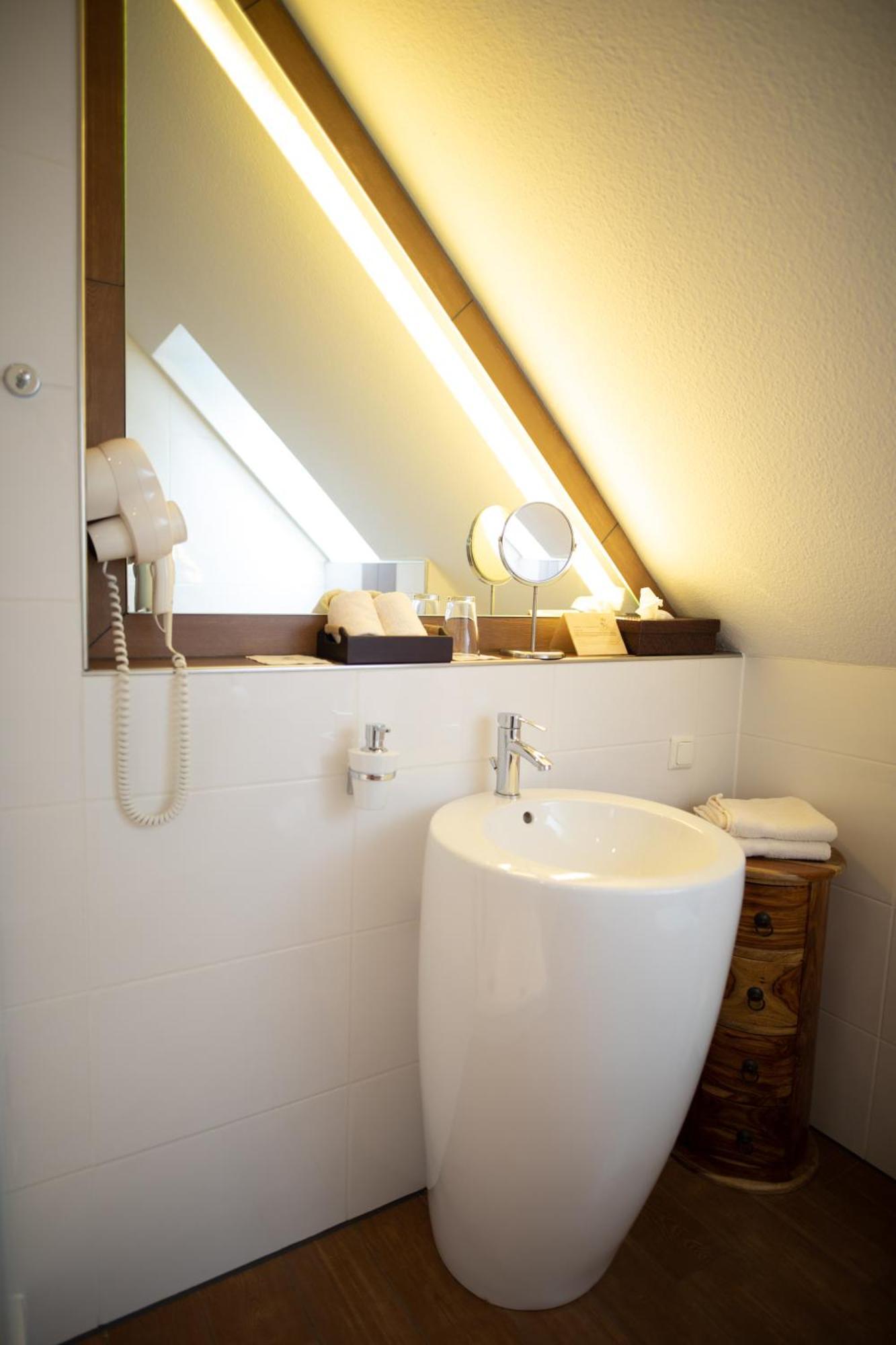 Husum  Vier Jahreszeiten Rooms מראה חיצוני תמונה