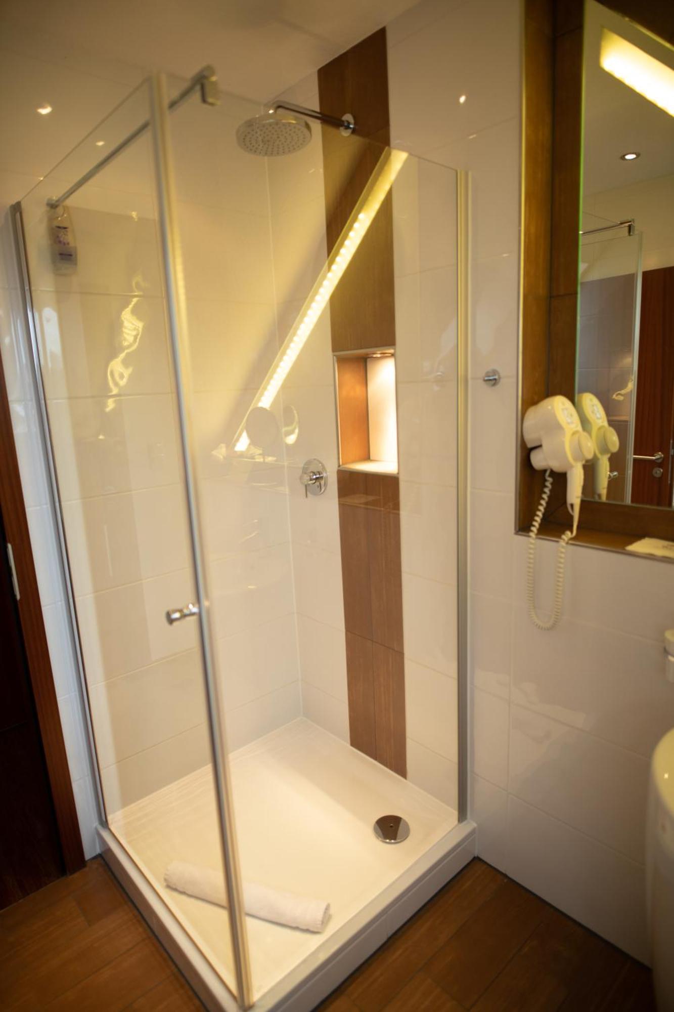 Husum  Vier Jahreszeiten Rooms מראה חיצוני תמונה
